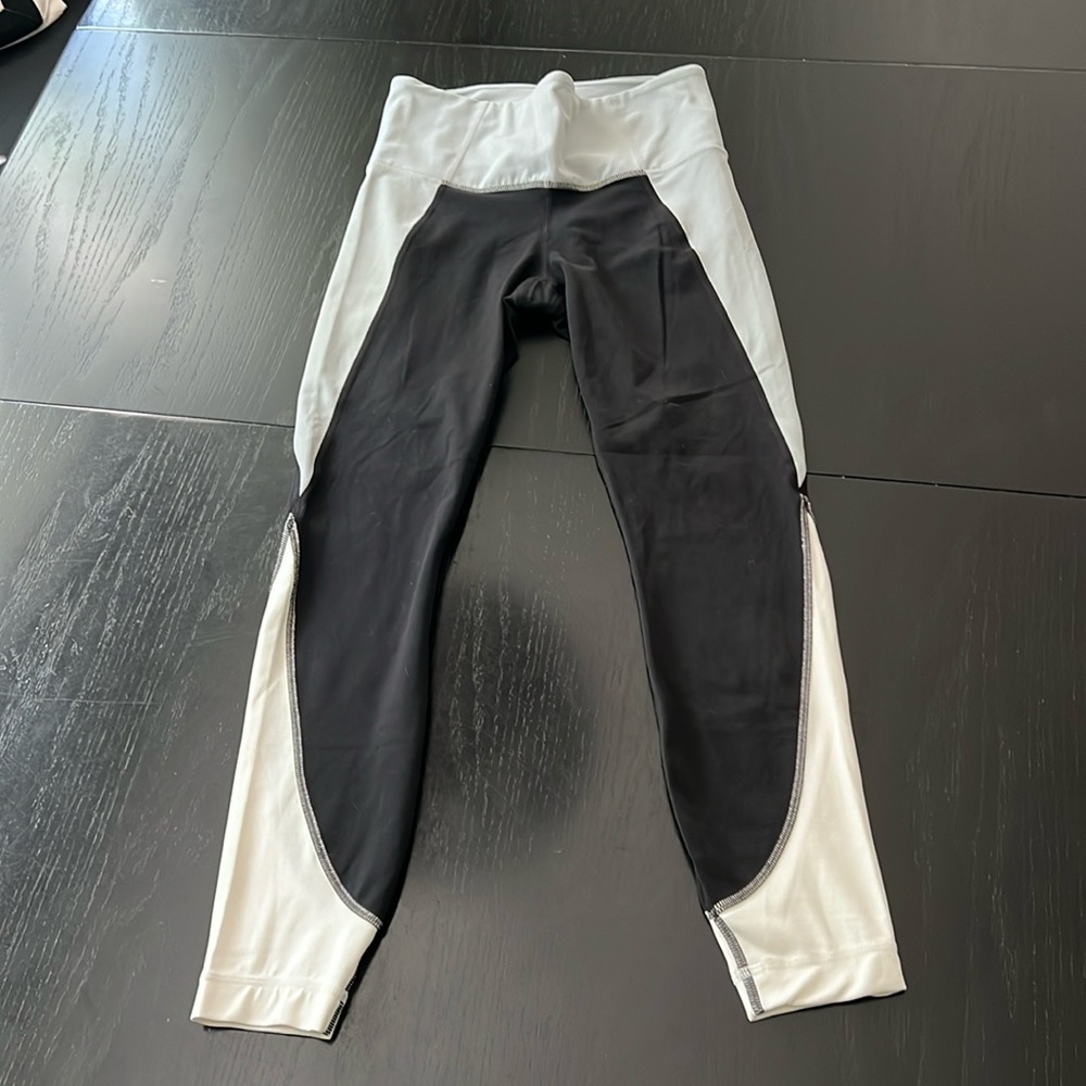 Athleta leggings size XS worn once